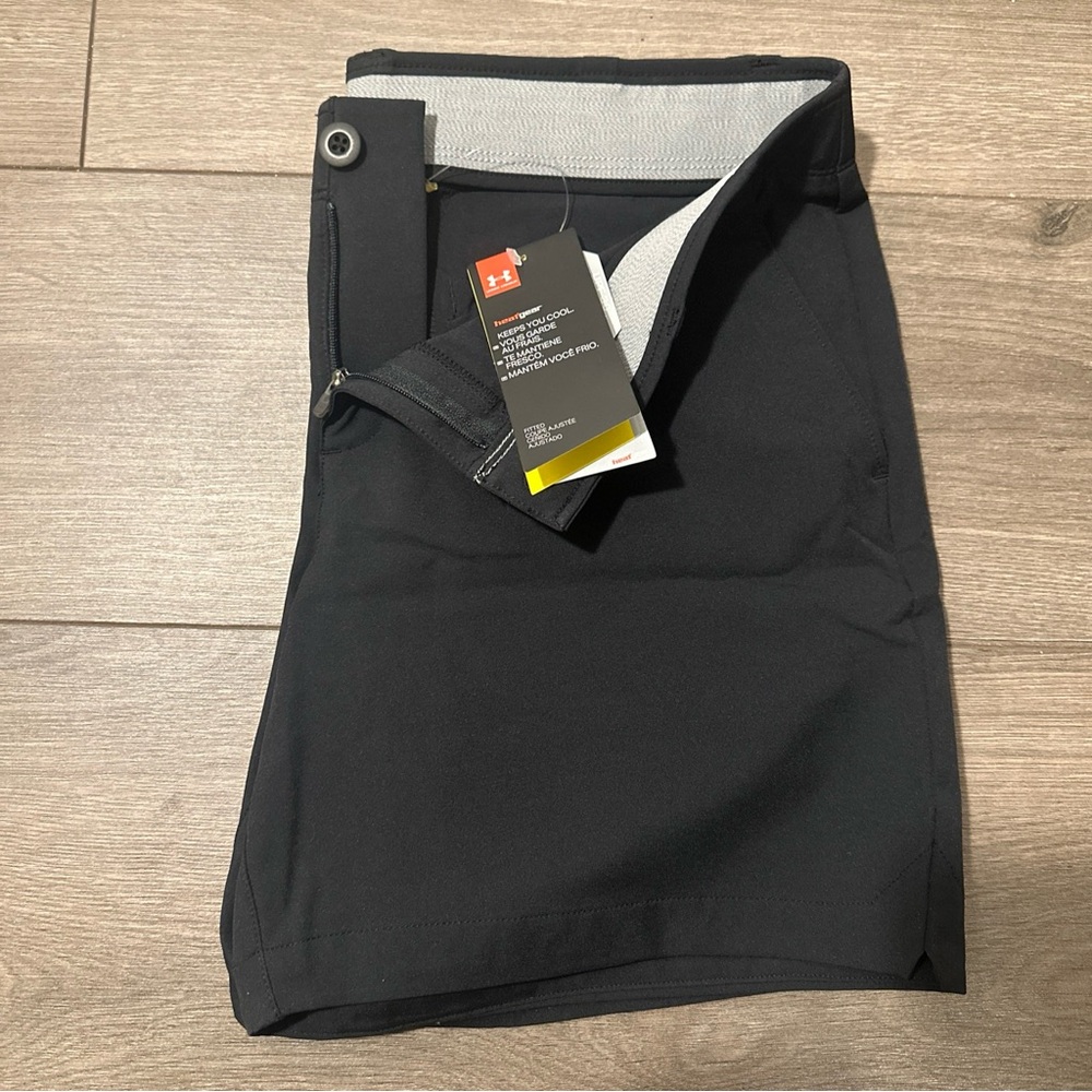 Under Armour Womens Black Golf Shorts size 6 NWT